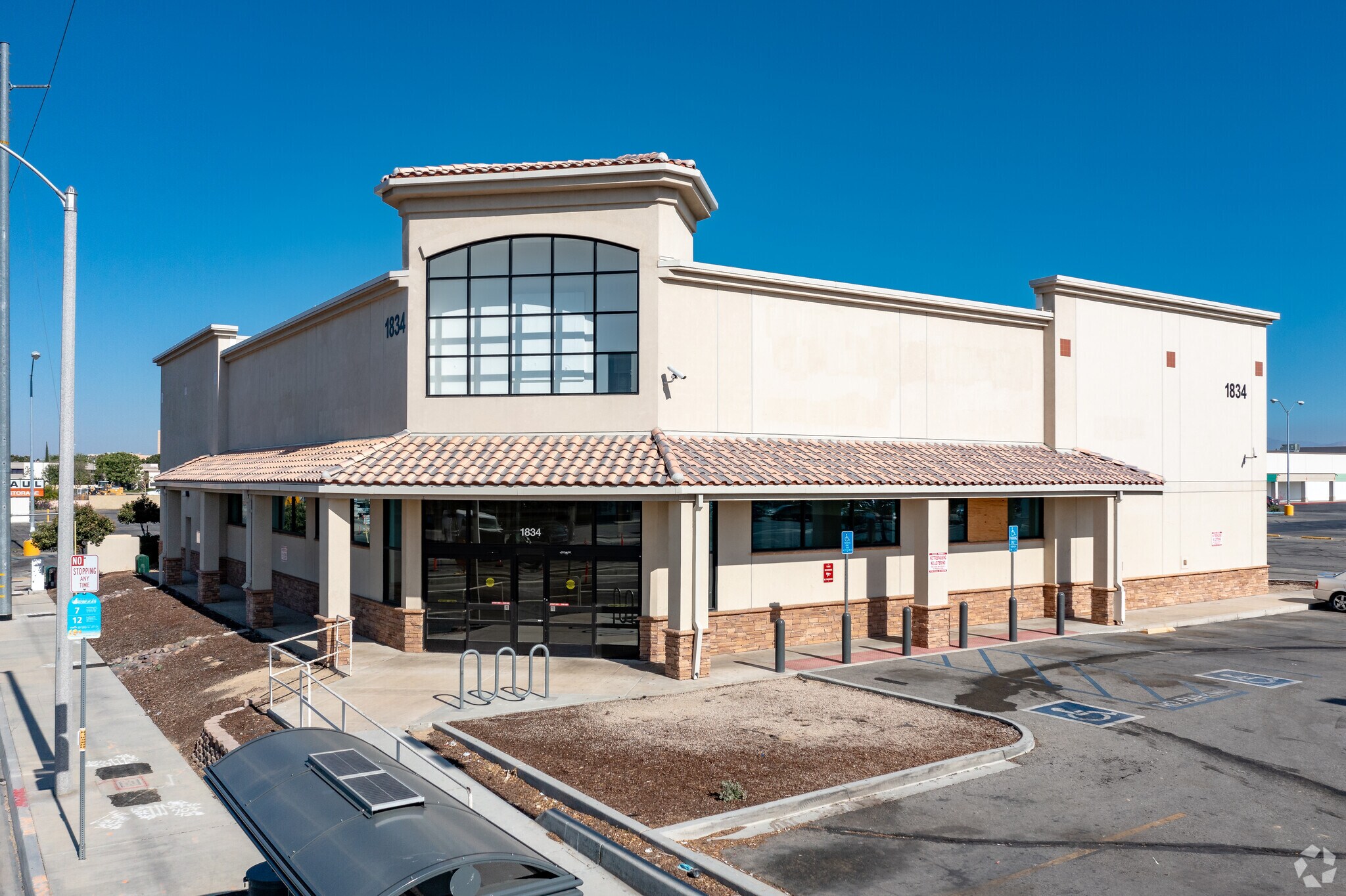 1834 W Avenue J, Lancaster, CA for sale Primary Photo- Image 1 of 1