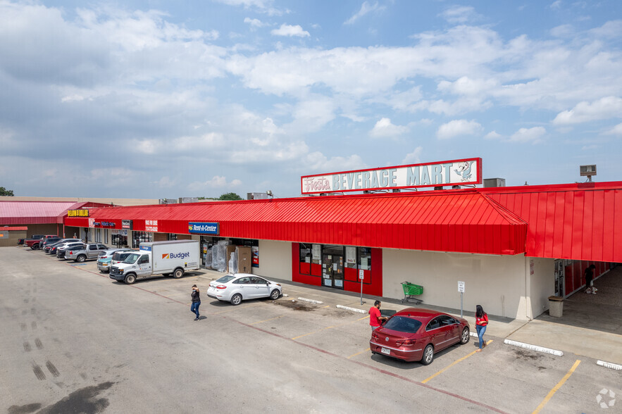 1603-1617 Spencer Hwy, South Houston, TX for lease - Building Photo - Image 3 of 4