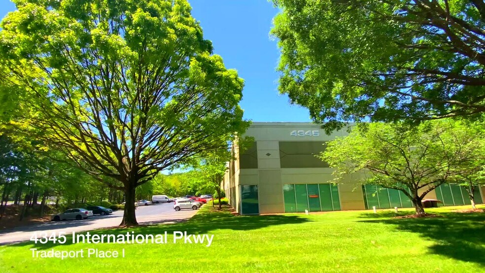 4345 International Pky, Hapeville, GA à louer - Vidéo sur l’inscription commerciale - Image 2 de 8