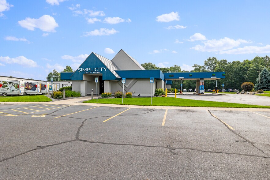 3101 Hoover Rd, Stevens Point, WI for sale - Building Photo - Image 2 of 53