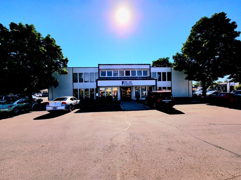 5440 W Franklin Rd, Boise, ID à louer - Photo du bâtiment - Image 2 de 6