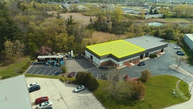 2200-2205 Tech Ct, Woodstock, IL for lease Interior Photo- Image 1 of 3