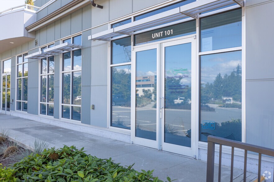 3080 Croydon Dr, Surrey, BC à louer - Photo du bâtiment - Image 2 de 4