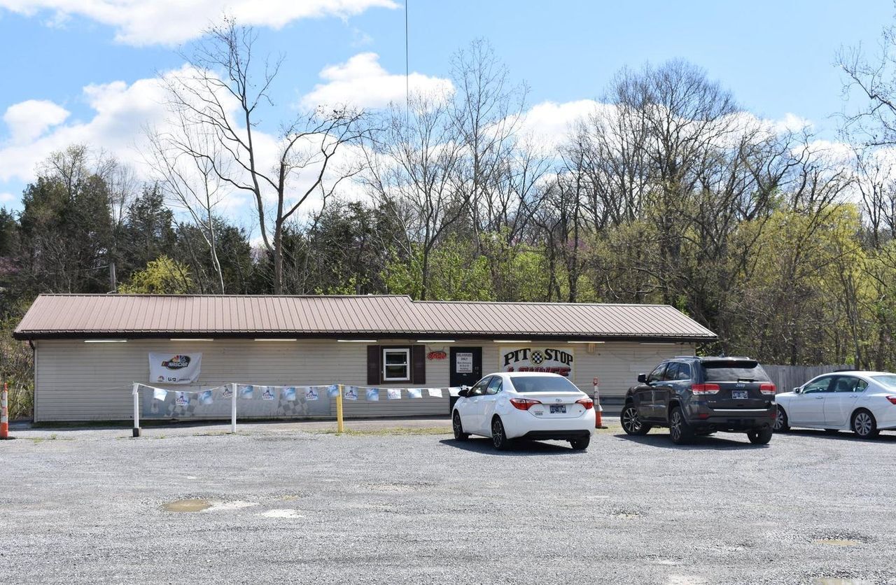 2705 N John B Dennis Hwy, Kingsport, TN à vendre Photo principale- Image 1 de 13