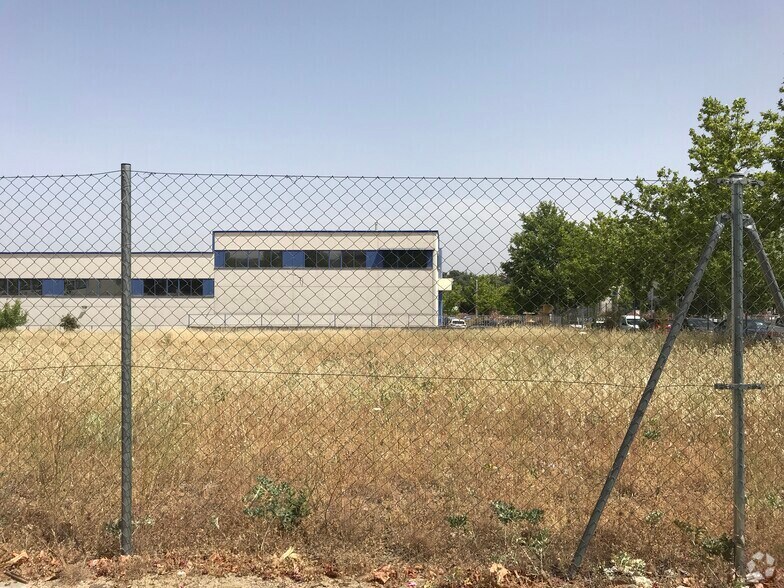 Calle Carpinteros, 2504, Boadilla del Monte, Madrid à vendre - Photo du bâtiment - Image 2 de 4