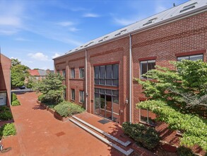 105 Oronoco St, Alexandria, VA for lease Interior Photo- Image 2 of 15