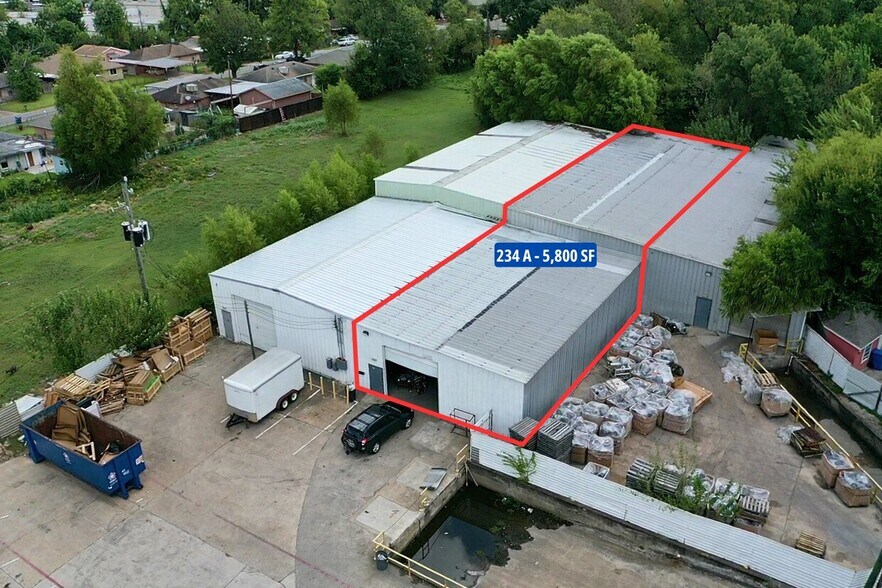 234 Memory Ln, Houston, TX à louer - Photo du bâtiment - Image 3 de 13