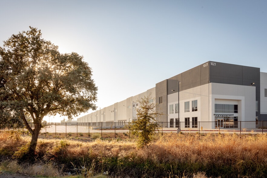 Industrial Dr, Stockton, CA for lease - Building Photo - Image 3 of 6