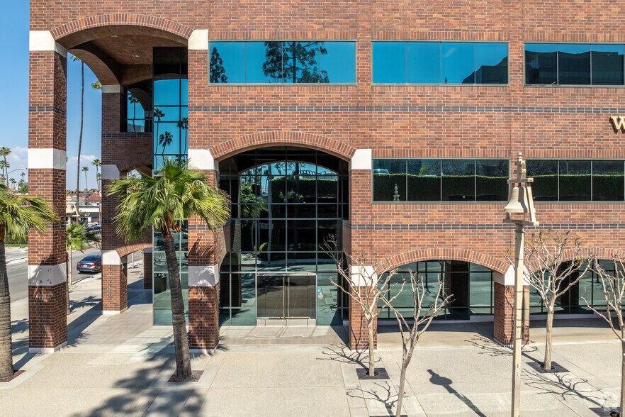 3880 Lemon St, Riverside, CA à louer - Photo du bâtiment - Image 3 de 5