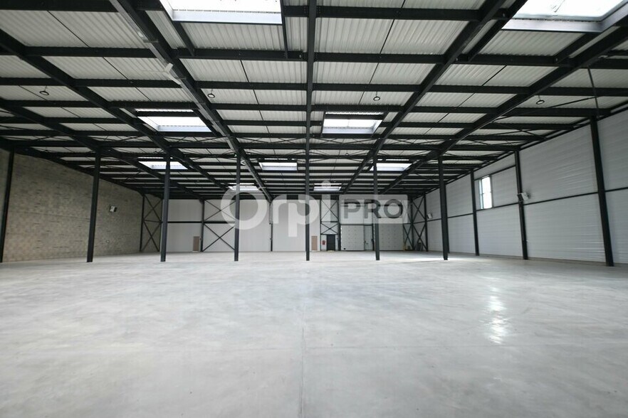473 Chemin De La Chaume, Colombier-Saugnieu for lease - Interior Photo - Image 3 of 9