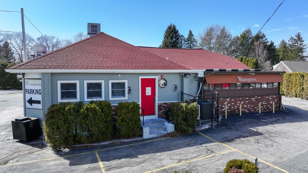 294 Waterman Ave, Smithfield, RI for sale - Building Photo - Image 1 of 6