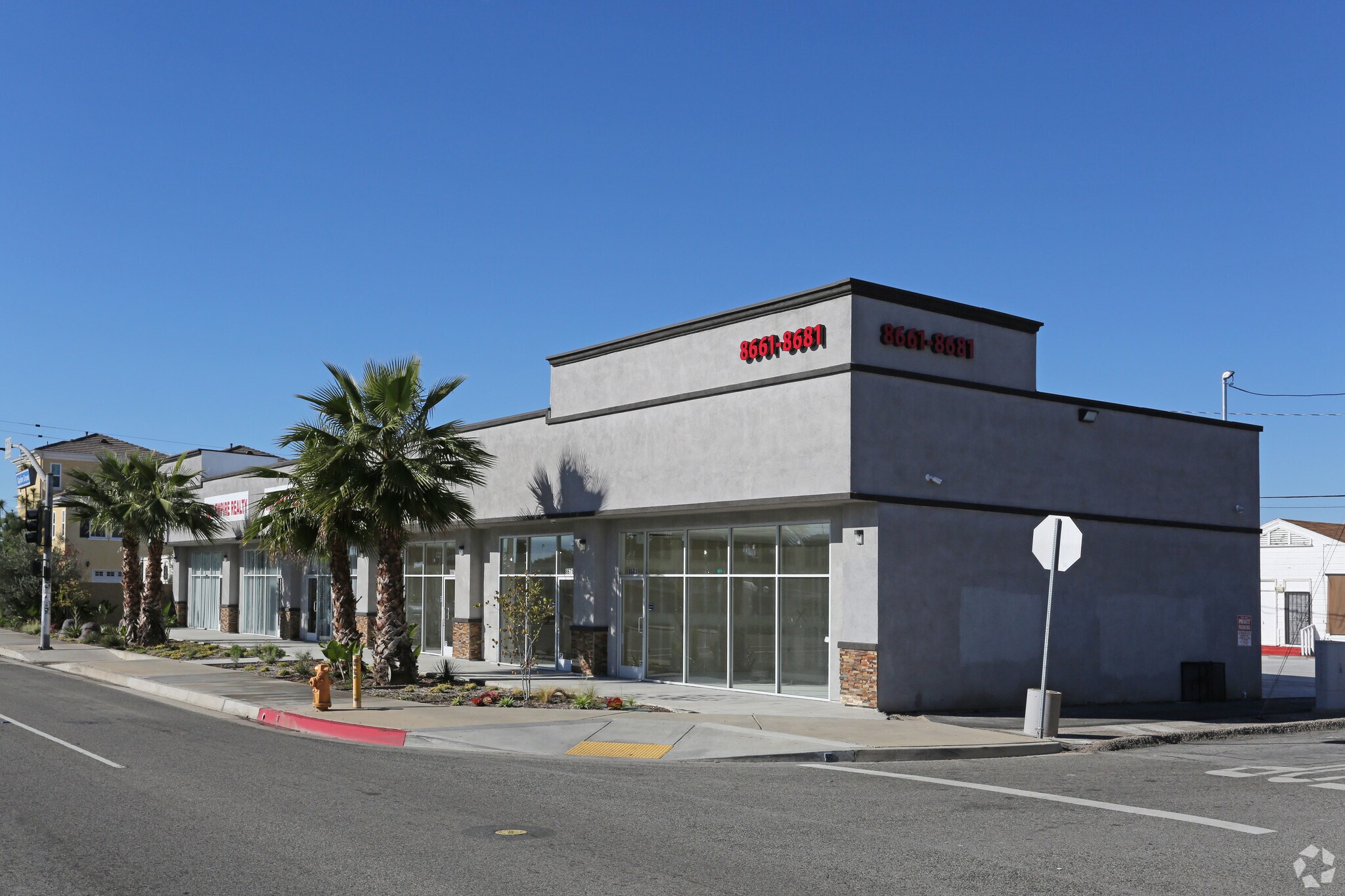 8661-8681 Garden Grove Blvd, Garden Grove, CA à louer Photo principale- Image 1 de 11