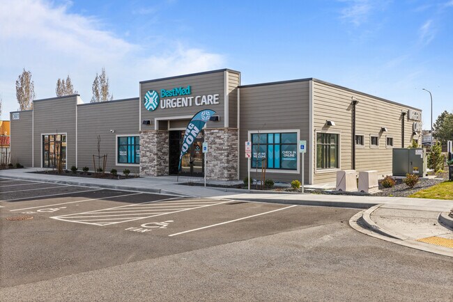 Plus de détails pour 3601 Plaza Way, Kennewick, WA - Commerce de détail à louer