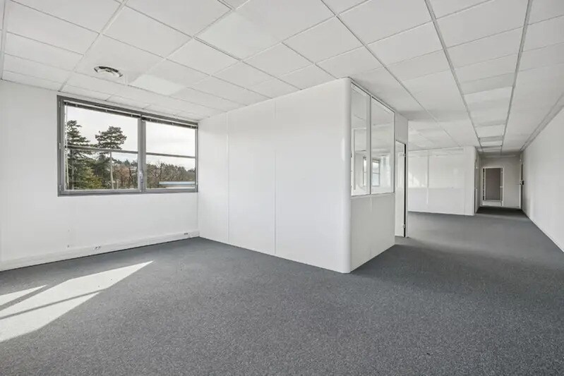 Bureau dans Saint-Genis-Laval à vendre - Photo intérieure - Image 2 de 14