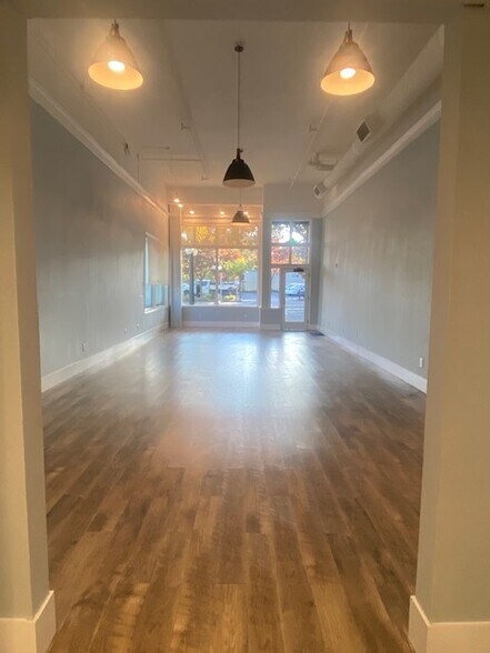 1420-1428 Main St, Saint Helena, CA à louer - Photo intérieure - Image 3 de 12