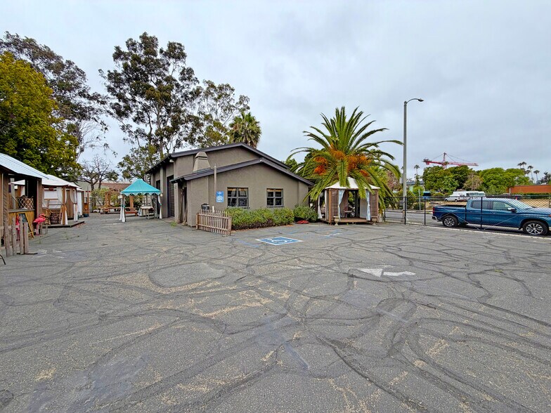202 E Haley St, Santa Barbara, CA for lease - Building Photo - Image 2 of 10