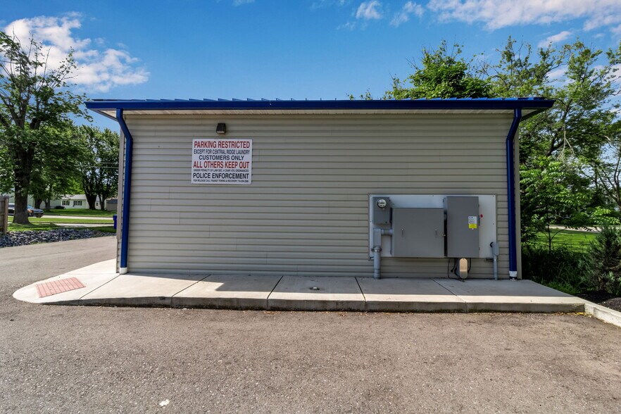 1450 Ridge, West Seneca, NY à vendre - Photo du bâtiment - Image 3 de 27