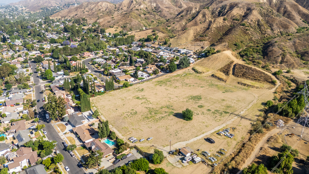 11326 Wheatland Ave, Sylmar, CA for sale - Building Photo - Image 2 of 15