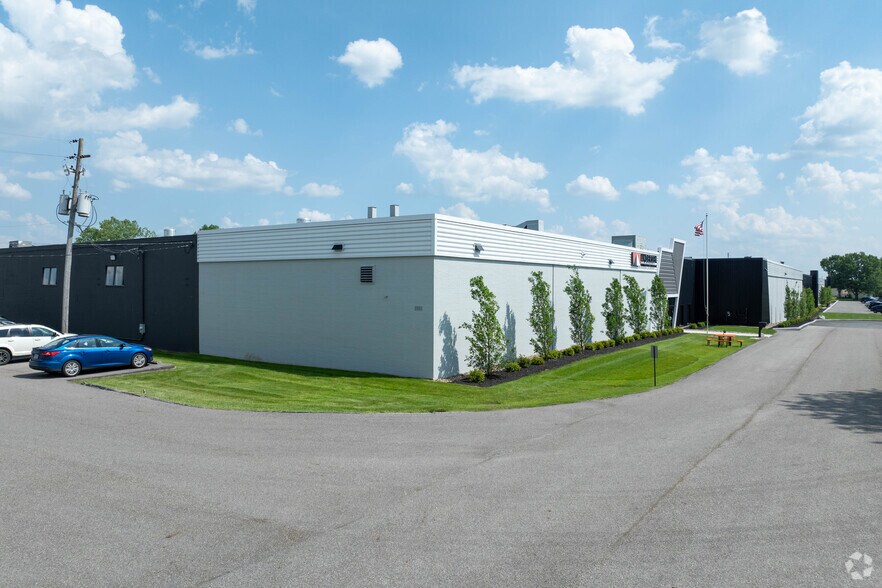 1331-1373 S Chillicothe Rd, Aurora, OH à louer - Photo du bâtiment - Image 2 de 7