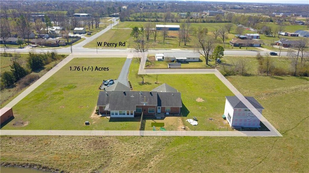 2449 W Perry Rd, Rogers, AR à vendre - Photo du bâtiment - Image 3 de 9