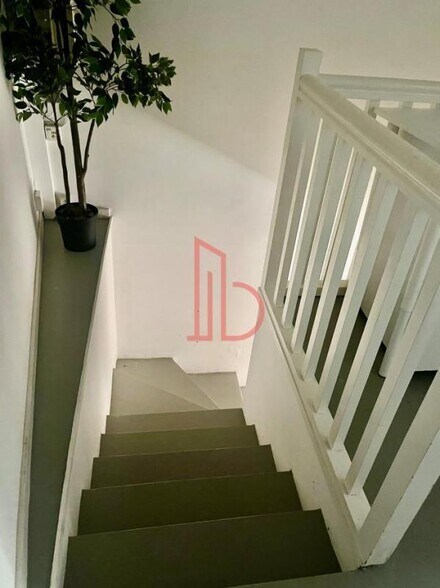 Office in Bordeaux for lease - Building Photo - Image 2 of 4
