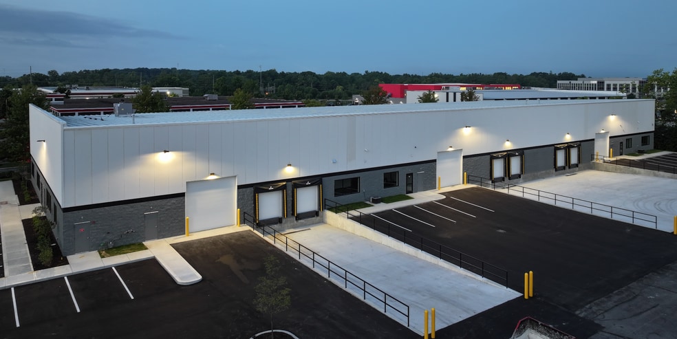 10890 Bennett Pkwy ext, Zionsville, IN for lease - Building Photo - Image 2 of 5