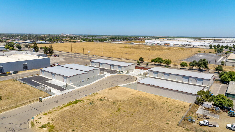 1315 N Nevada St, Visalia, CA for sale - Building Photo - Image 3 of 11
