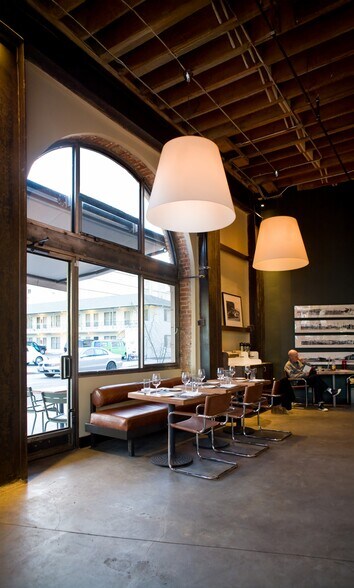 9543 Culver Blvd, Culver City, CA à louer - Photo du bâtiment - Image 3 de 7