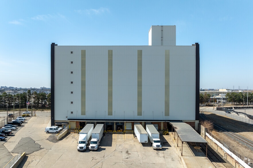 6500 Mount Elliott St, Detroit, MI for lease - Building Photo - Image 3 of 16