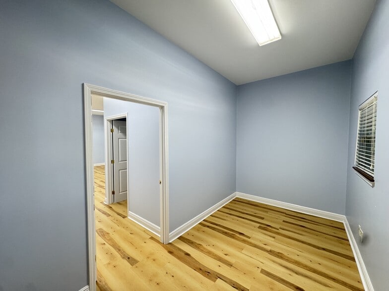 255 N 15th St, Ponchatoula, LA for lease - Building Photo - Image 2 of 4