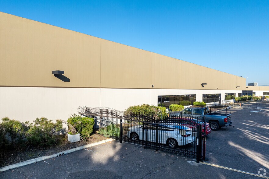 3832 Bay Center Pl, Hayward, CA à louer - Photo du bâtiment - Image 2 de 10