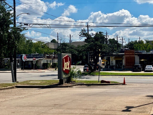 3302 Richmond Ave, Houston, TX à louer - Photo du bâtiment - Image 3 de 7