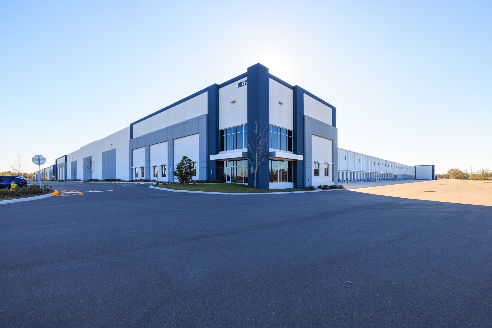 9876 Air Commerce Pky, Orlando, FL for lease Primary Photo- Image 1 of 16