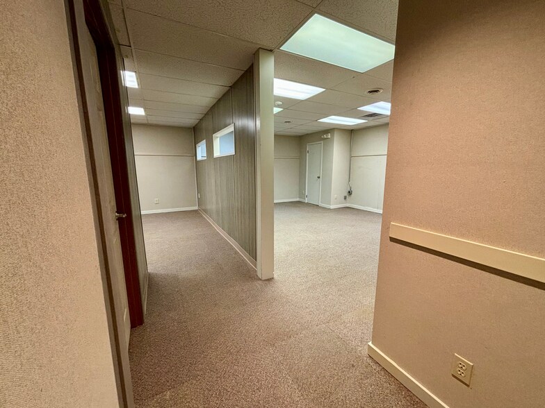 4277 Okemos Rd, Okemos, MI à louer - Photo intérieure - Image 2 de 10