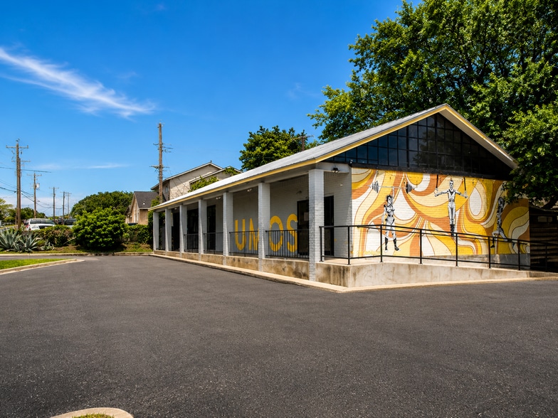 2415-2420 Burleson Ct, Austin, TX for sale - Building Photo - Image 3 of 6