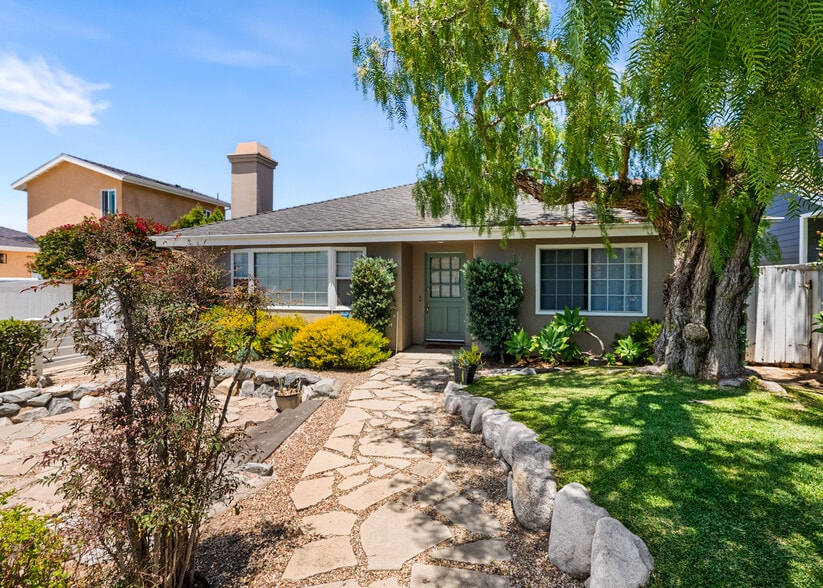 174 Flower St, Costa Mesa, CA for sale - Building Photo - Image 3 of 10