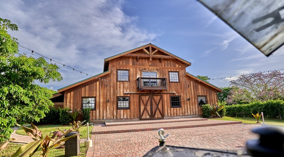 19050 SW 194th Ave, Miami, FL à vendre - Photo du bâtiment - Image 2 de 47