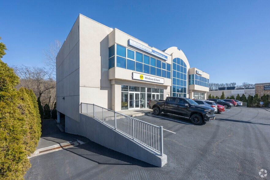 1931 Richmond Ave, Staten Island, NY à vendre - Photo du bâtiment - Image 2 de 5