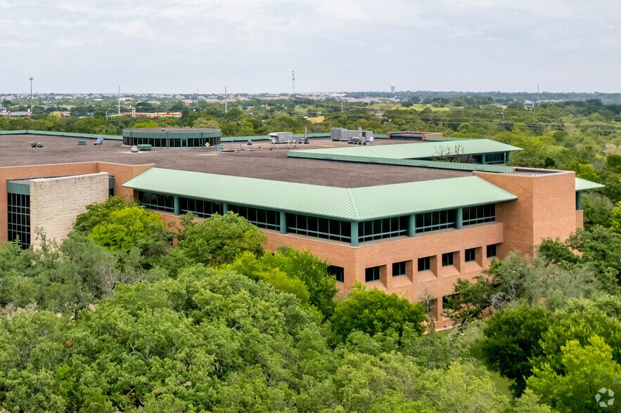 8900 Amberglen Blvd, Austin, TX for lease - Building Photo - Image 1 of 6