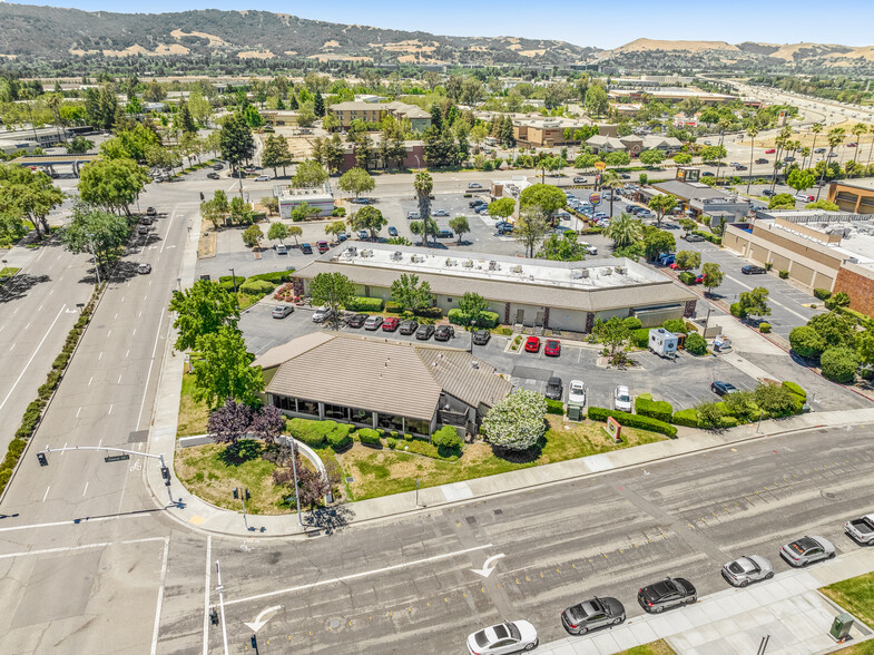 5701-5901 Owens Dr, Pleasanton, CA for lease - Aerial - Image 2 of 3