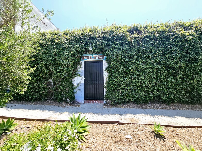 5908 Barton Ave, Los Angeles, CA à louer - Photo du bâtiment - Image 1 de 11