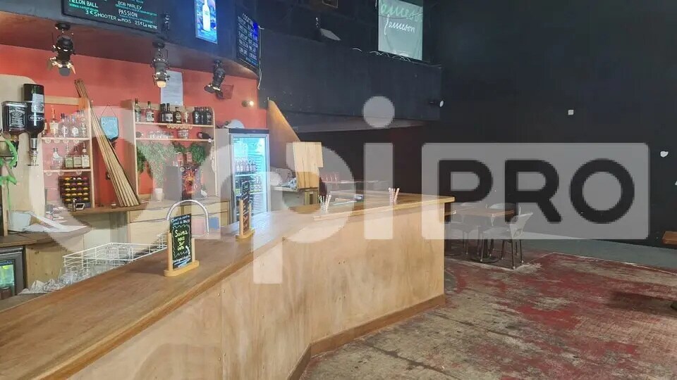 Commerce de détail dans Saint-Nazaire à vendre - Photo du bâtiment - Image 3 de 4