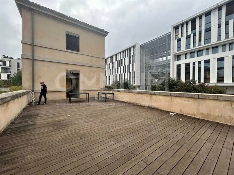 Bureau dans Lyon à louer - Photo du bâtiment - Image 2 de 9
