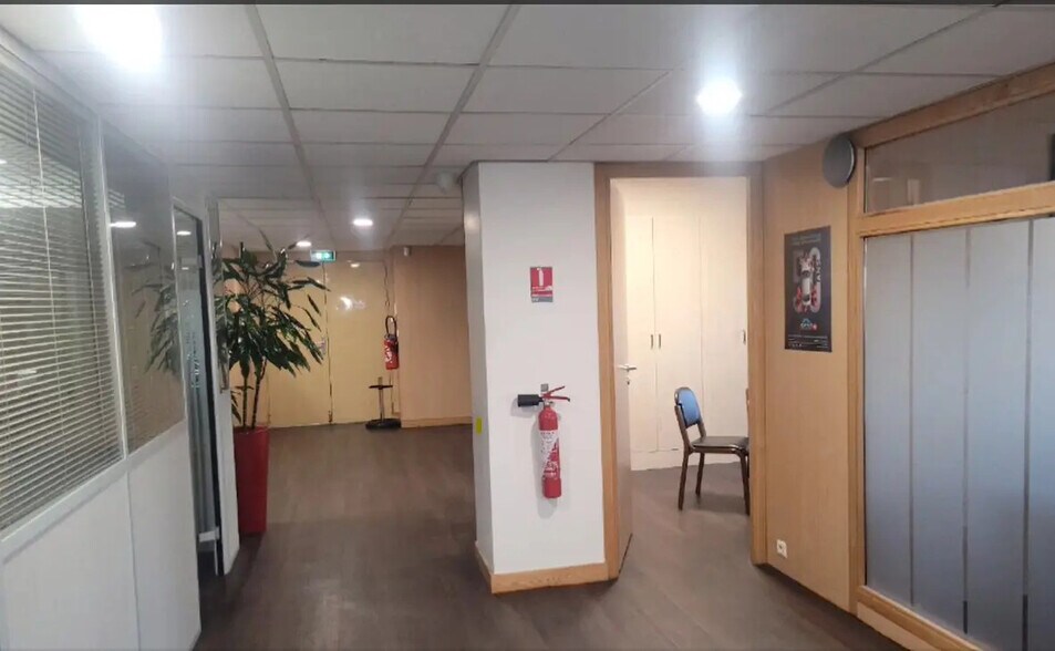 Office in Saint-Ouen-sur-Seine for sale - Interior Photo - Image 3 of 10