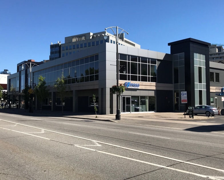 151 York Blvd, Hamilton, ON à louer Photo du bâtiment- Image 1 de 2