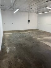 14754 Calvert St, Van Nuys, CA for lease Interior Photo- Image 1 of 2