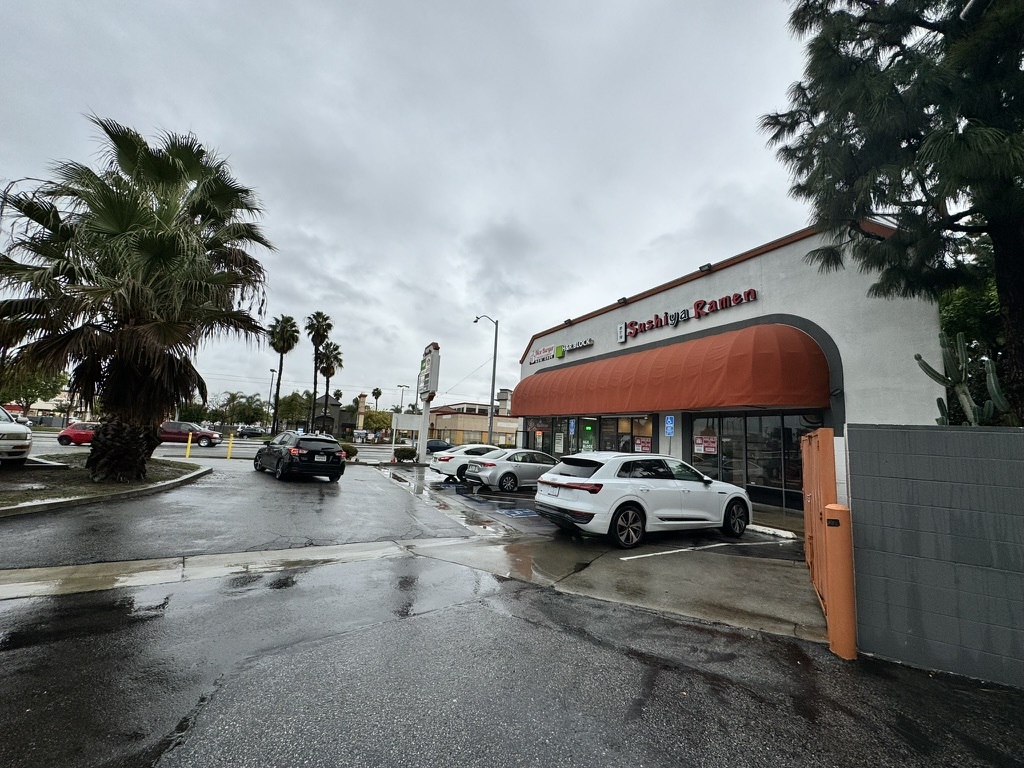 2620 Long Beach Blvd, Long Beach, CA for lease Building Photo- Image 1 of 5