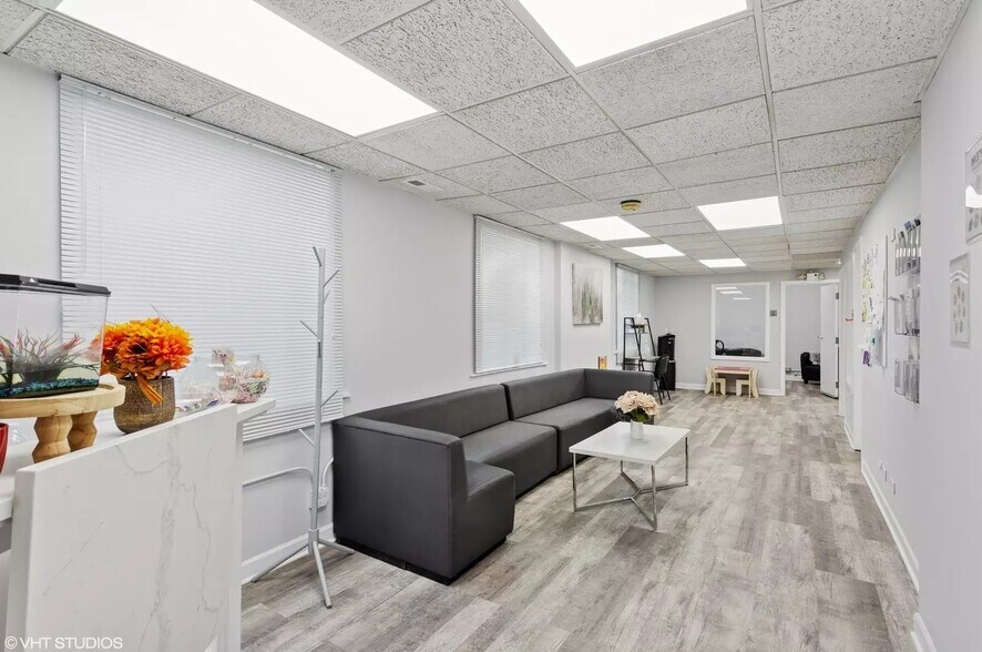 1335 Dodge Ave, Evanston, IL à vendre - Photo intérieure - Image 3 de 23