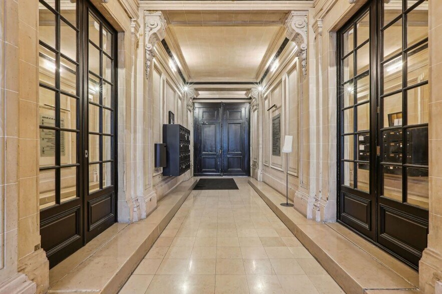 112-114 Rue La Boétie, Paris for lease - Lobby - Image 2 of 9