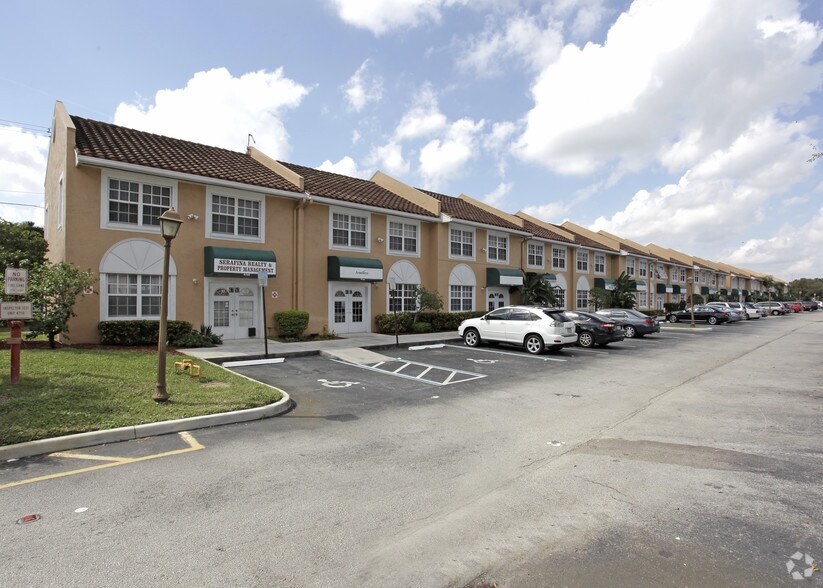 4750-4820 W Commercial Blvd, Tamarac, FL à louer - Photo principale - Image 1 de 3